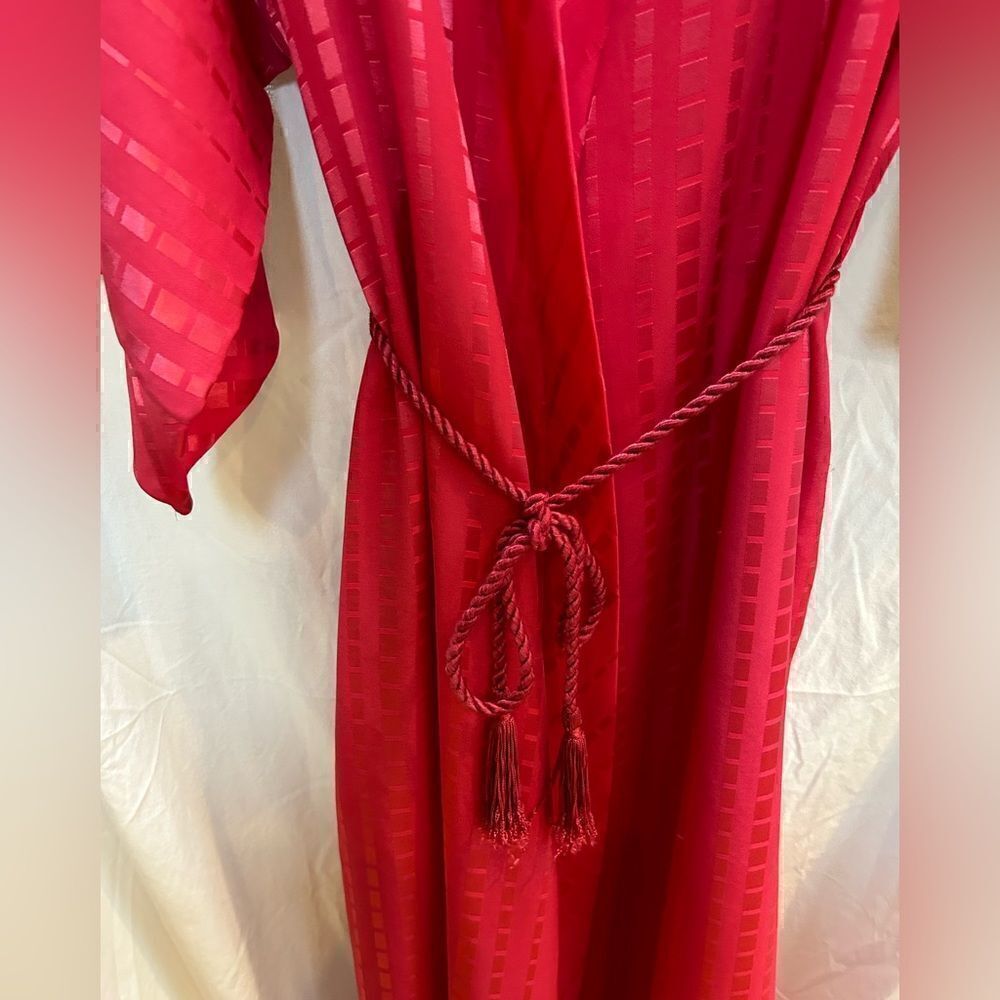 Miss Elaine fushia polyester satin feel robe EUC rope tie pockets Large